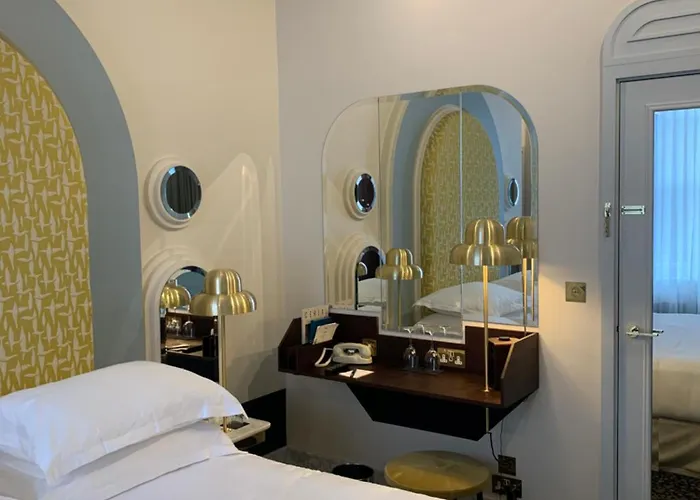 Henrietta ExperimentalHotel Londres